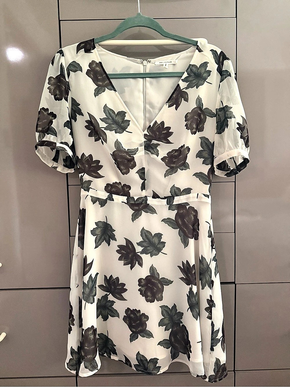 Avec Les Filles Floral Mini Dress in White & Black Size Small